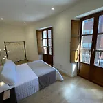 Cool Apartment For 4 At The Medieval Quarter