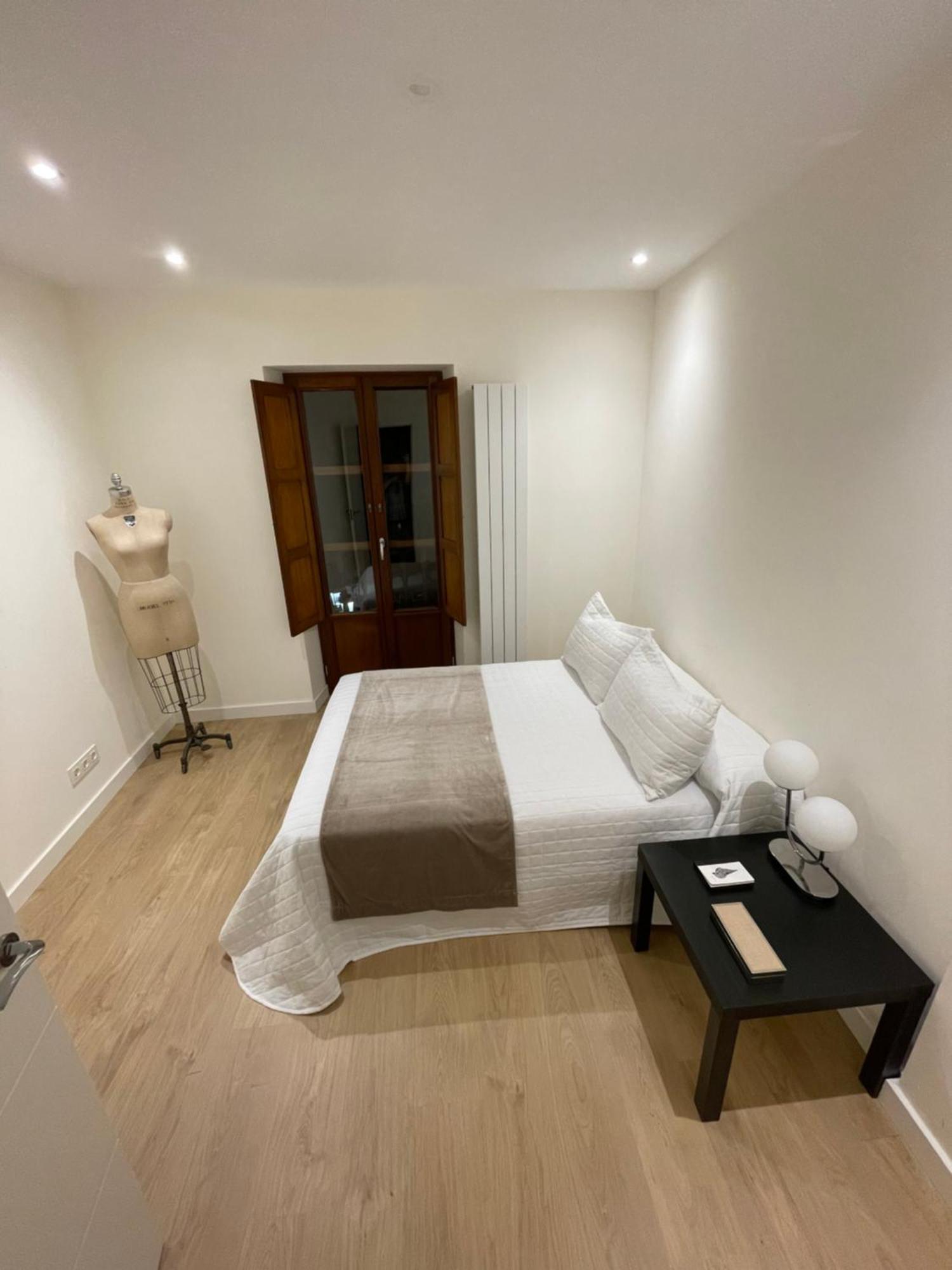 Apartamento Cool For 4 At The Medieval Quarter