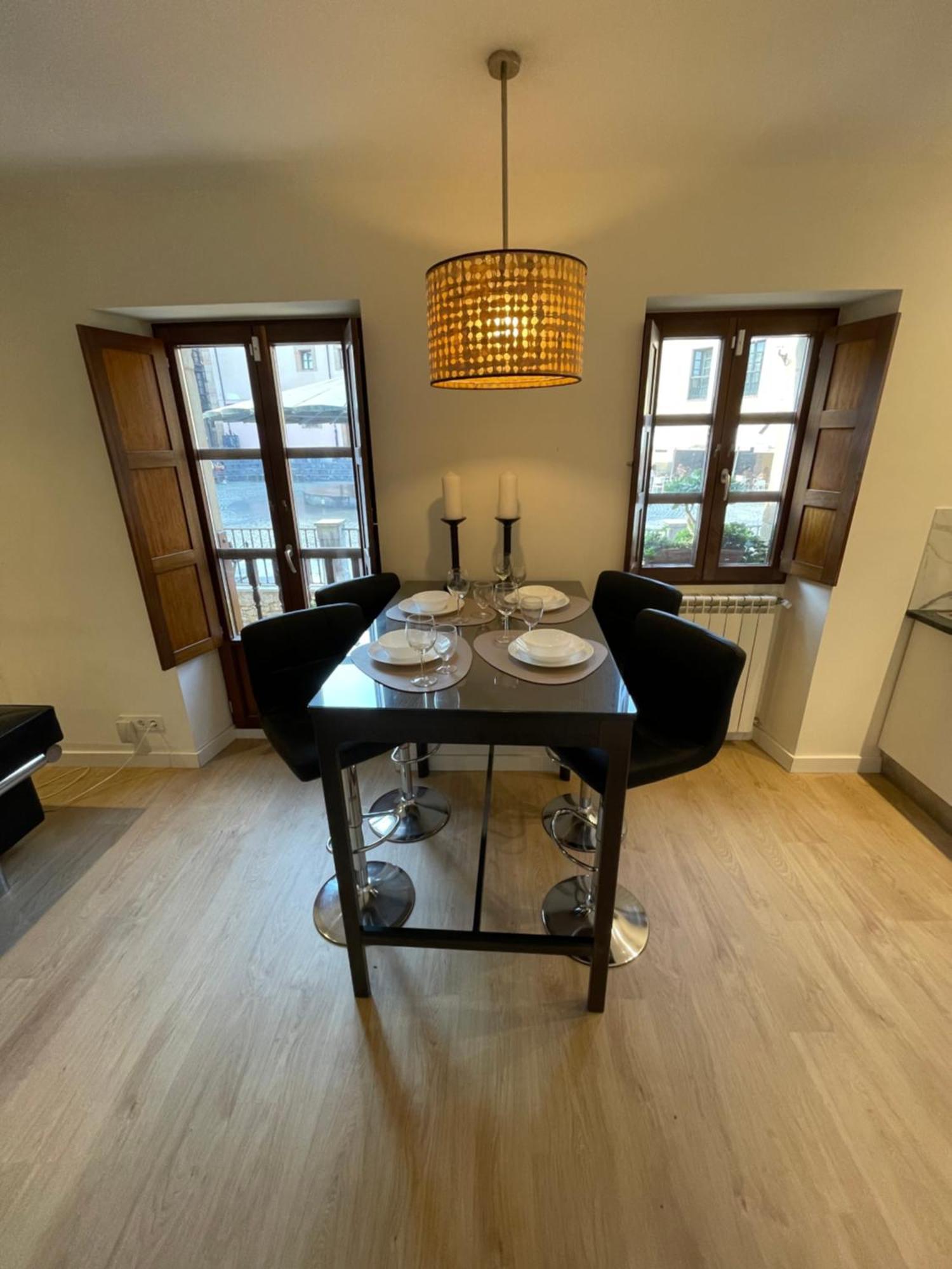 Cool For 4 At The Medieval Quarter Apartamento Oviedo