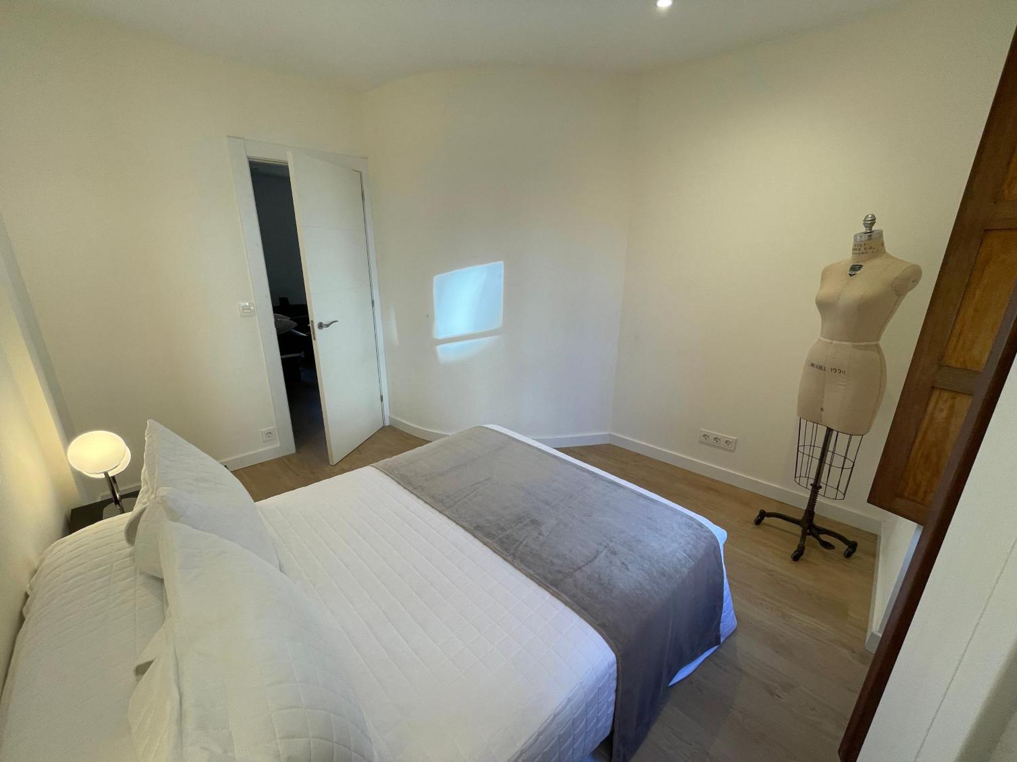 Apartamento Cool For 4 At The Medieval Quarter