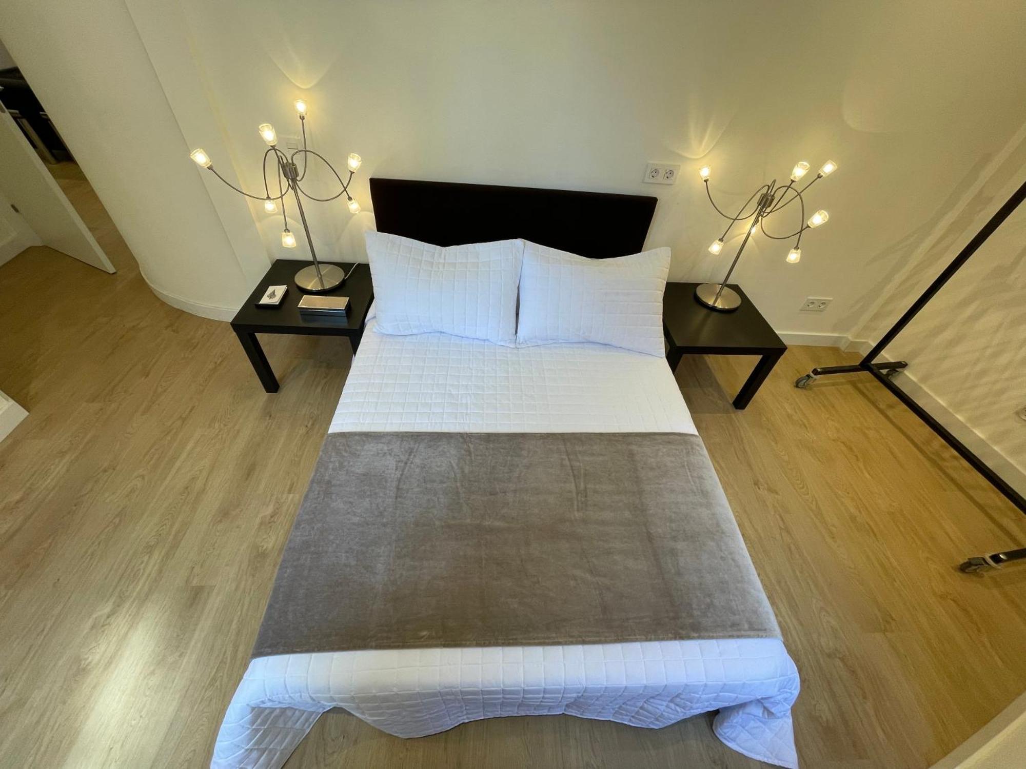 Cool For 4 At The Medieval Quarter Apartamento *